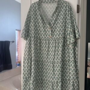 SHEIN Gray and White Geometric Dress